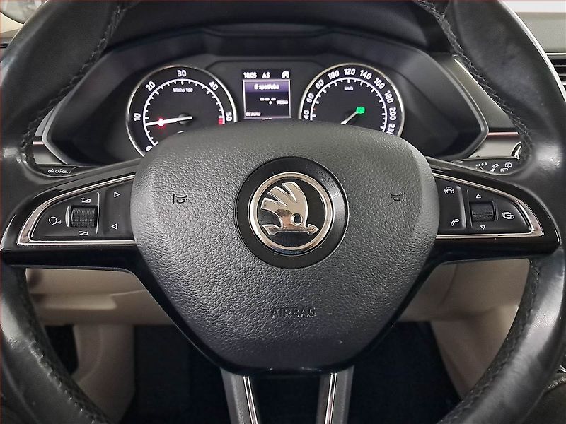 Škoda Superb (2016) 2.0 TDI, Automat, Kůže, Navi - fotka 21 z 23
