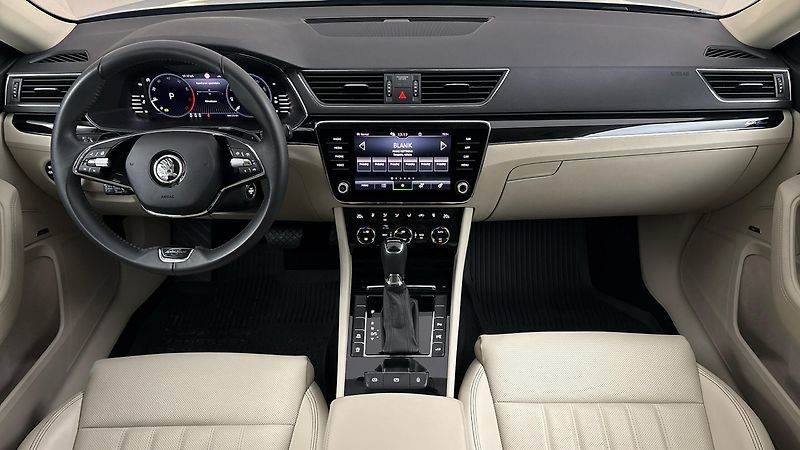 Škoda Superb 1.5 TSI DSG L&K Combi - fotka 8 z 33