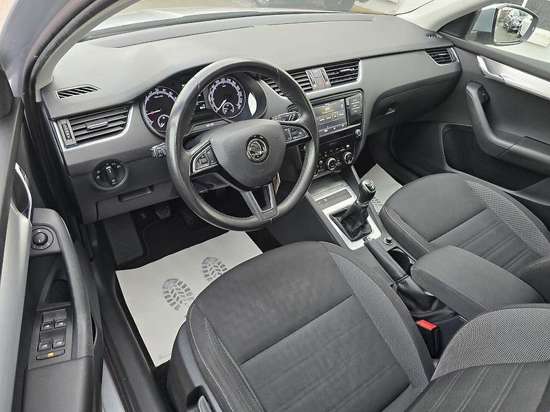 Škoda Octavia 1,6TDI STYLE LED DIGIKLIMA-DPH - fotka 9 z 33