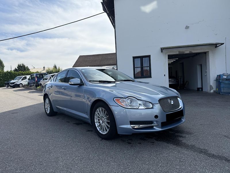 Jaguar XF 2.7D 152 kW - fotka 1 z 22