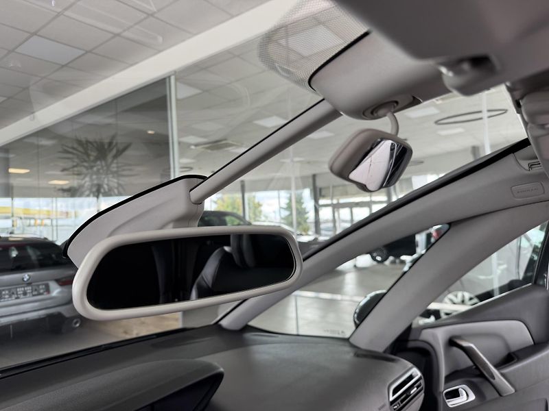 Citroën Grand C4 Picasso 2,0HDi AUT*Masáže*REZERVACE! - fotka 18 z 37