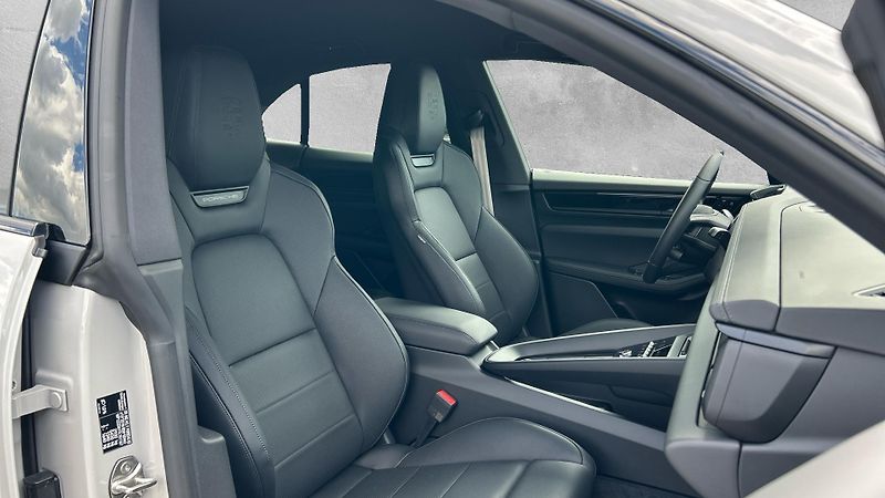 Porsche Macan (2026) 4S Electric - fotka 22 z 30
