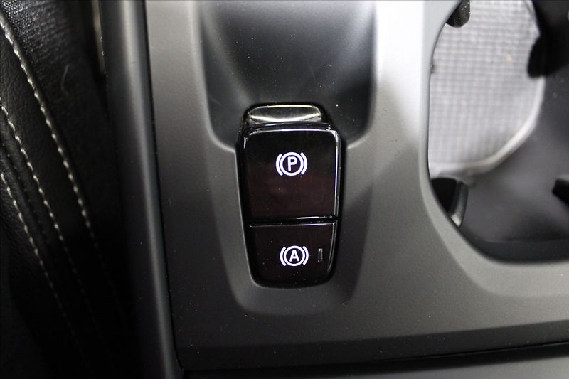 Volvo XC40 2,0 T5 182KW AWD zánovní - fotka 26 z 34