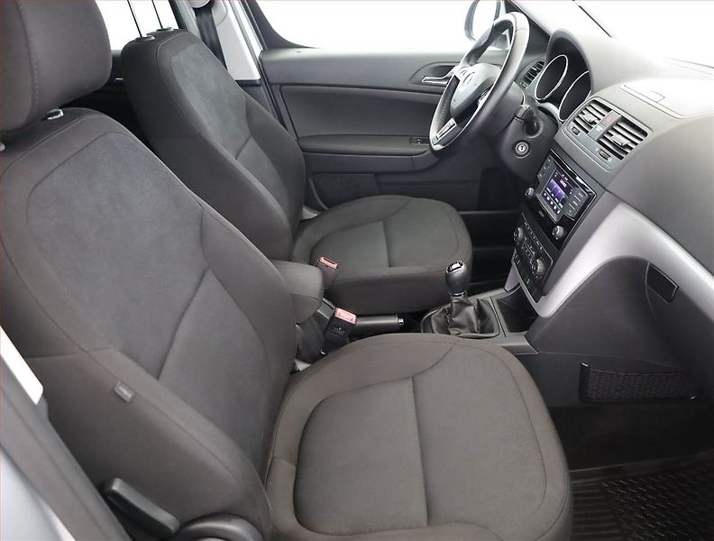Škoda Yeti (2016) GreenLine 1.2 TSI, Serv.kniha - fotka 7 z 18