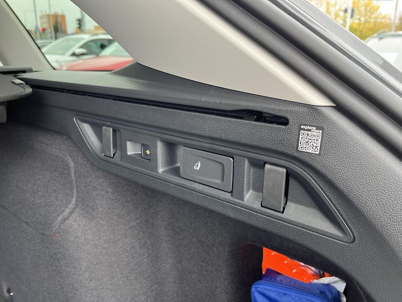Škoda Superb L&K 2,0TDi 142 4X4 DSG - fotka 24 z 26