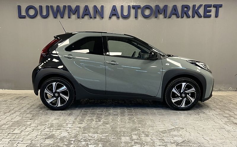 Toyota Aygo 1.0 STYLE TECH VISION - fotka 16 z 16