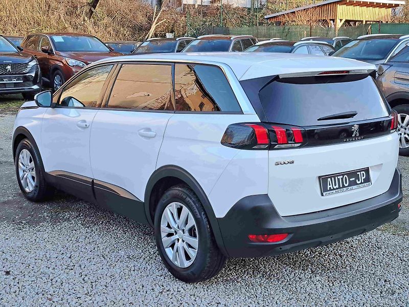 Peugeot 5008 (2020) 1,2 PT EAT8 17ALU PDC NAVI - fotka 6 z 22