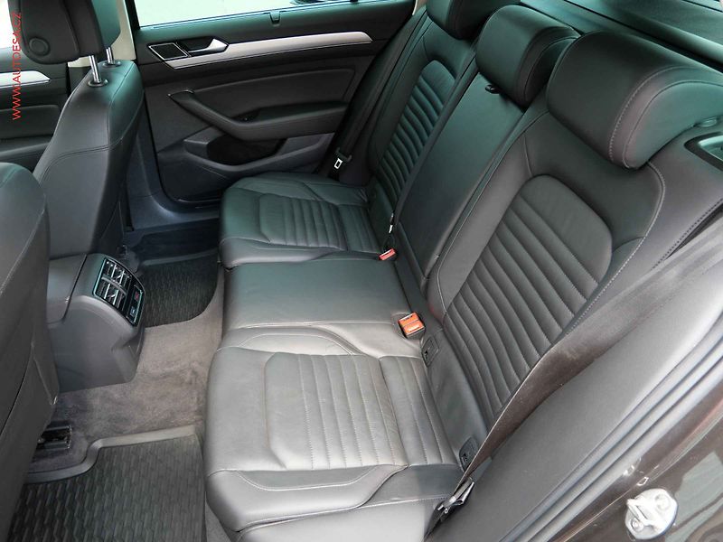 Volkswagen Passat (2016) 2.0 TDi, Comfortline - fotka 10 z 23