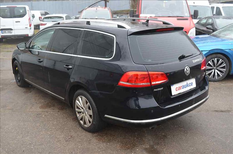 Volkswagen Passat (2014) VARIANT 1,6 TDI DSG - fotka 6 z 21