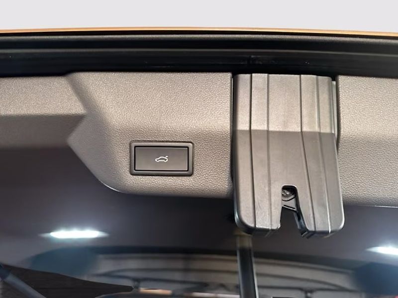 Volkswagen Multivan eHybrid 4M Style 360 DCC Taž - fotka 12 z 12