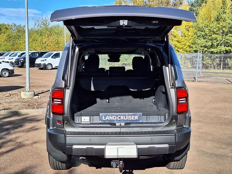 Toyota Land Cruiser MY 2027 EXECUTIVE Skyview 2.8D - fotka 6 z 13