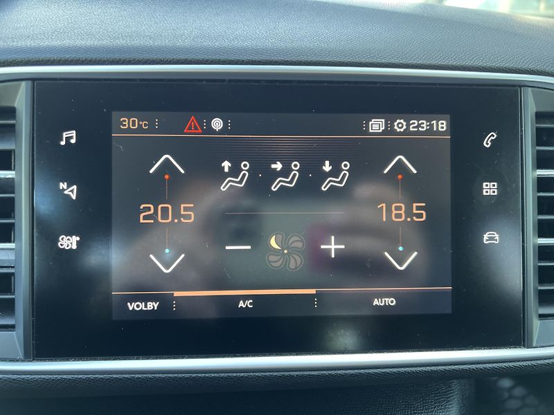 Peugeot 308 1.5HDi KLIMA KAMERA NAVI ALU - fotka 24 z 44