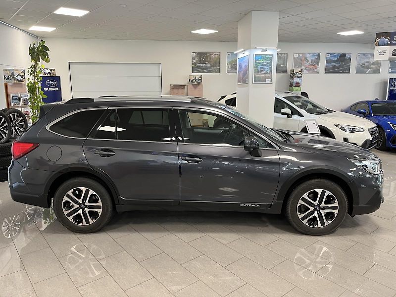 Subaru Outback 2.5i Comfort ES Lineartronic - fotka 6 z 43