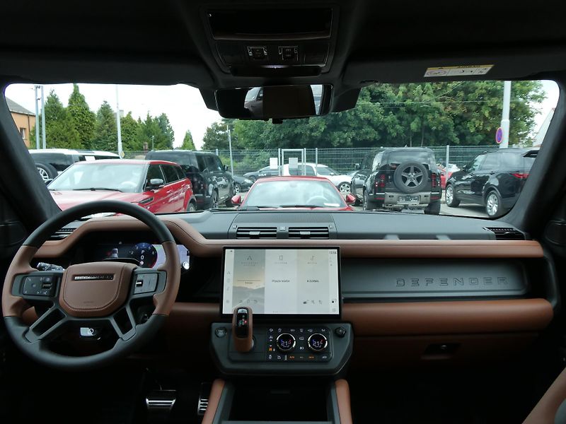 Land Rover Defender 110 4,4 OCTA P635 - fotka 19 z 48