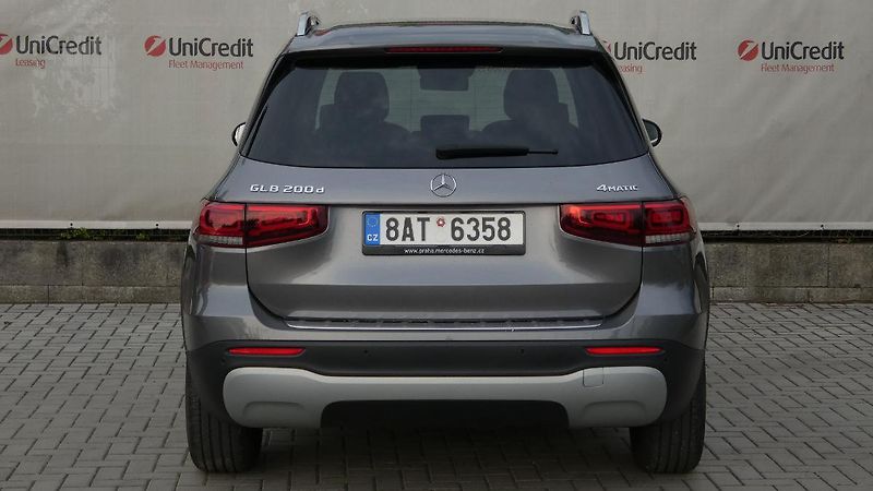 Mercedes-Benz GLB 200d 4MATIC - fotka 4 z 24