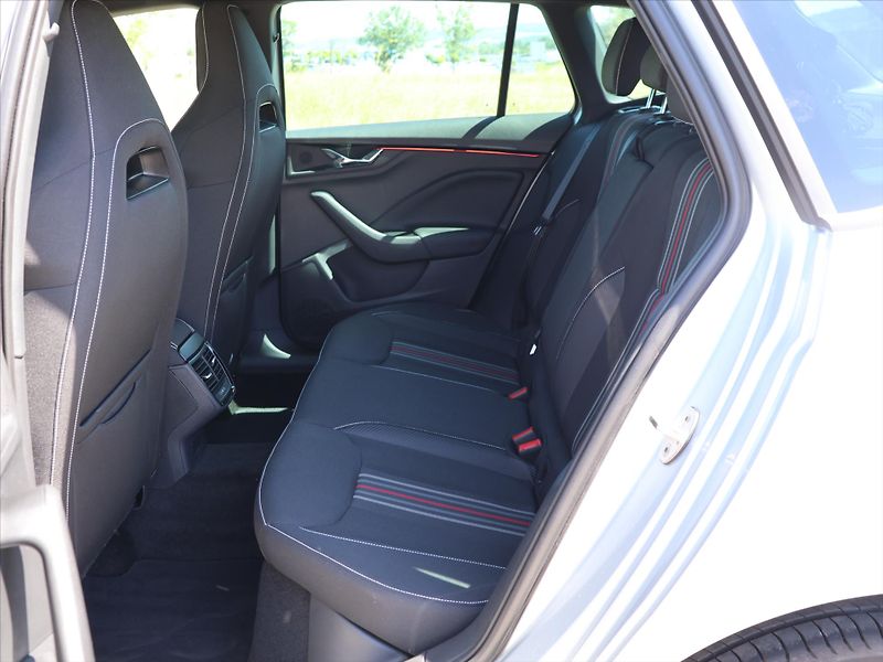 Škoda Kamiq 1,5 TSi Monte Carlo DSG 1maj. - fotka 22 z 30