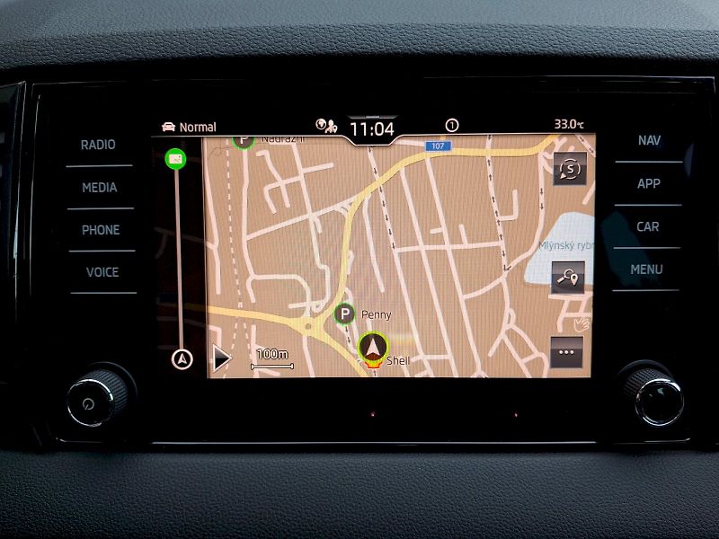 Škoda Karoq (2023) Sportline DSG 1,5TSi 110kW - fotka 25 z 35
