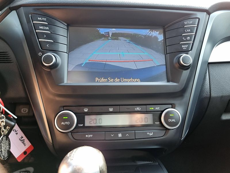 Toyota Avensis (2016) 1.8 COMFORT,KAMERA,ALU - fotka 41 z 42