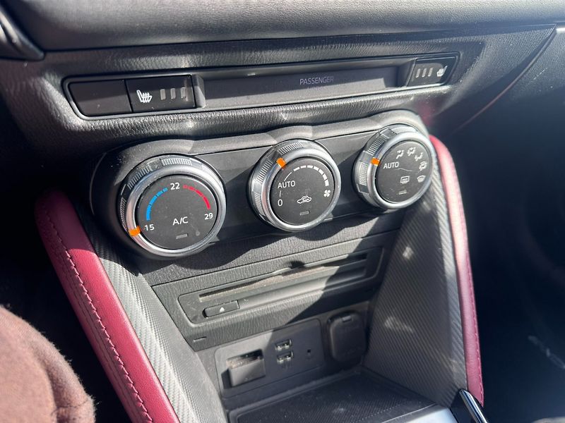 Mazda CX-3 (2016) 2,0i 110 KW TOP REVOLUTION 4X4 - fotka 28 z 45
