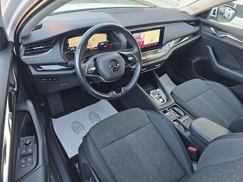 Škoda Octavia 2.0TDi DSG STYLE 1.Maj. ČR DPH - fotka 11 z 43