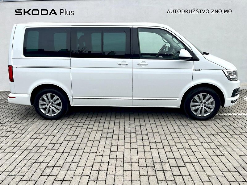 Volkswagen Multivan (2018) 2,0TSi Benzín 150kW Highline 4 - fotka 7 z 24