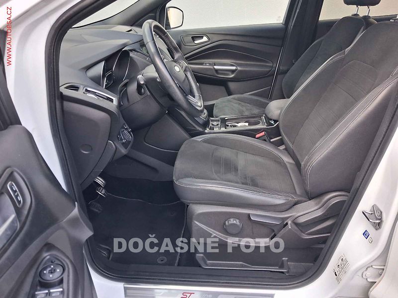 Ford Kuga (2016) 2.0 TDCi, ST-Line, navi - fotka 9 z 11