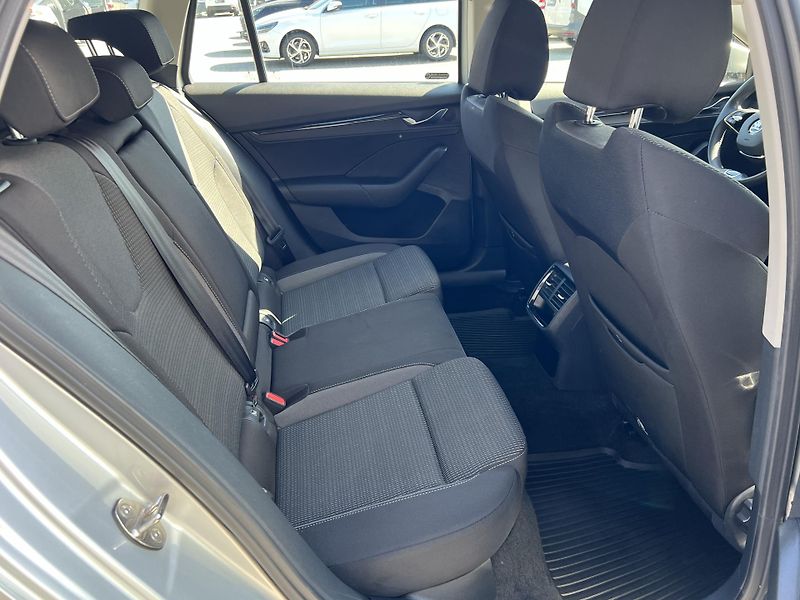 Škoda Octavia (2021) 2,0TDi 110kW AMBITION DSG 4x4 - fotka 33 z 41
