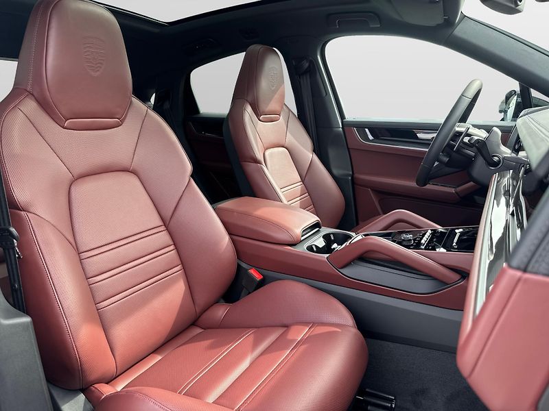 Porsche Cayenne S Coupé - fotka 17 z 30