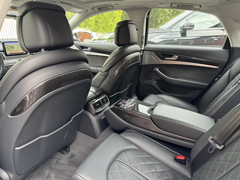 Audi S8 S8+ 445 KW-KERAMIKY-LED-R21 - fotka 39 z 48