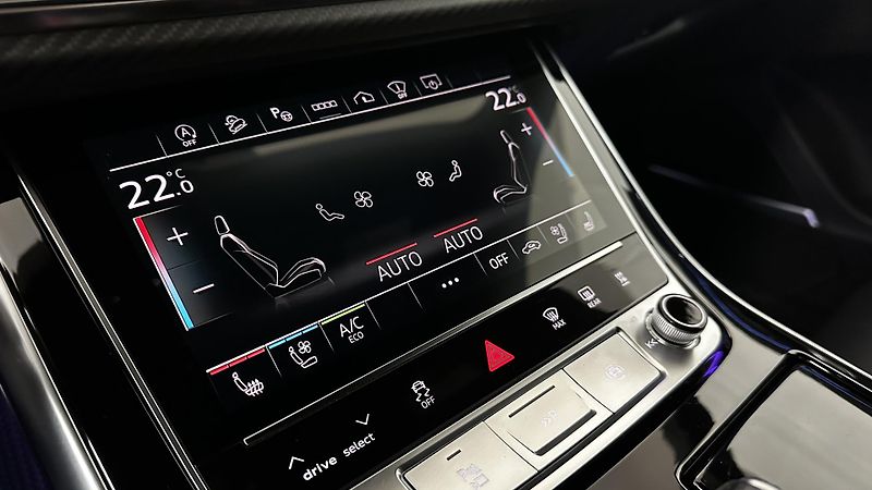 Audi RS Q8 TOP STAV / PLNÁ VÝBAVA  - fotka 41 z 54
