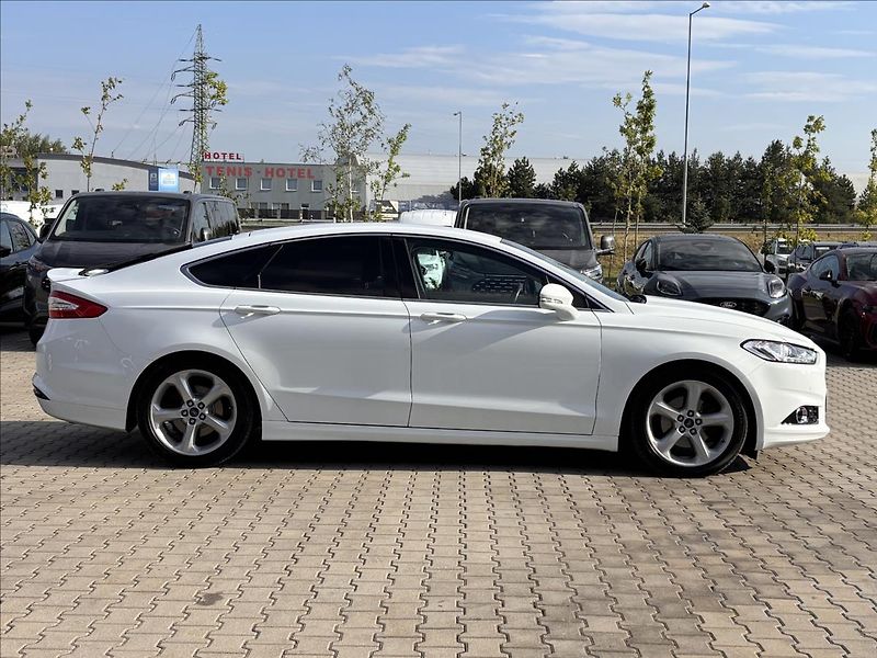 Ford Mondeo 2,0 TDCi 110kW Titanium - fotka 6 z 25
