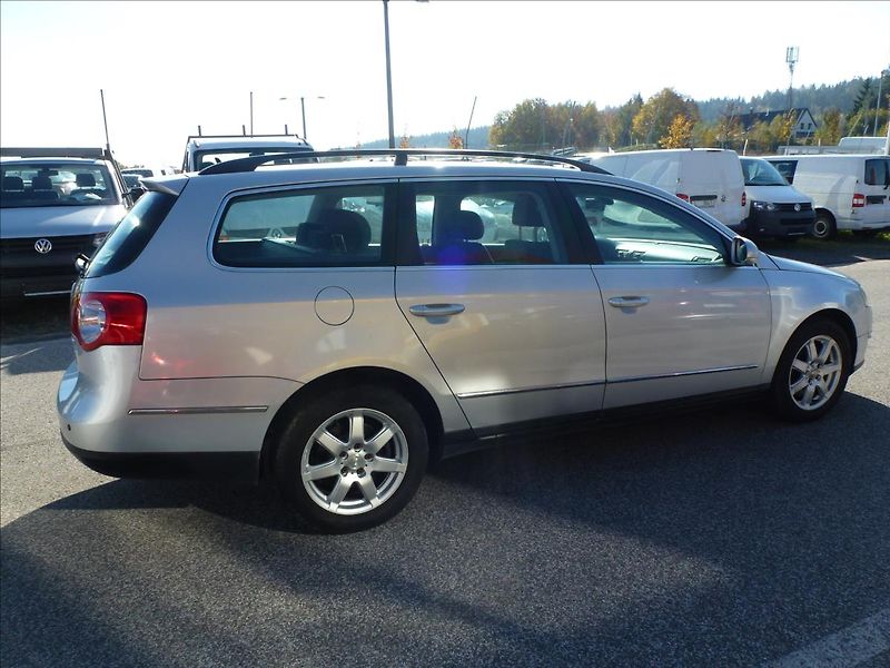 Volkswagen Passat 2,0 TDi  Comfort - fotka 8 z 49