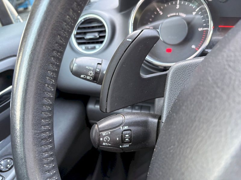 Peugeot 5008 (2015) BlueHDI 84 kW AT Allure PANO - - fotka 22 z 28