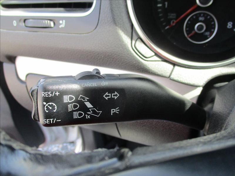 Volkswagen Golf 1,2 TSI, aut.klima,serv.kniha, - fotka 20 z 35