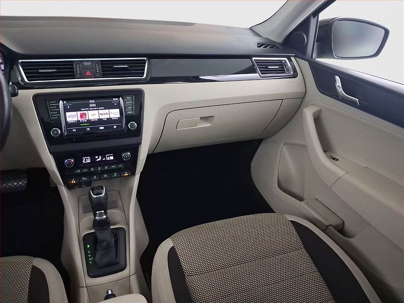 Škoda Rapid (2016) Spaceback 1.4 TSI, Automat - fotka 8 z 17