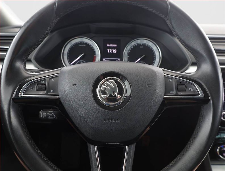 Škoda Superb (2020) 2.0 TDI, Serv.kniha, Tempomat - fotka 8 z 17