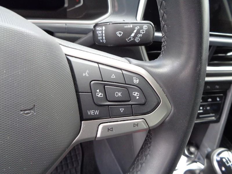 Volkswagen T-Roc 1.5 TSI Style 110 kW M6F - fotka 14 z 30