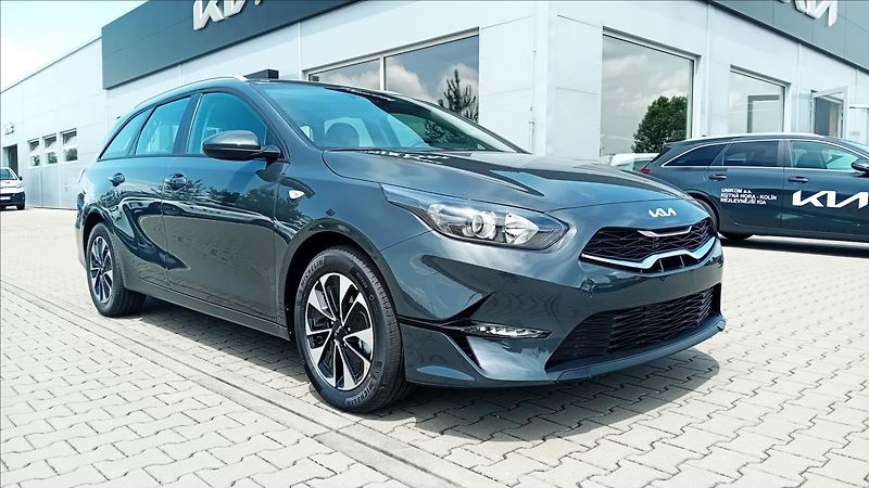 Kia Ceed 1,5 SW T-GDi 7DCT SPIN - fotka 3 z 13
