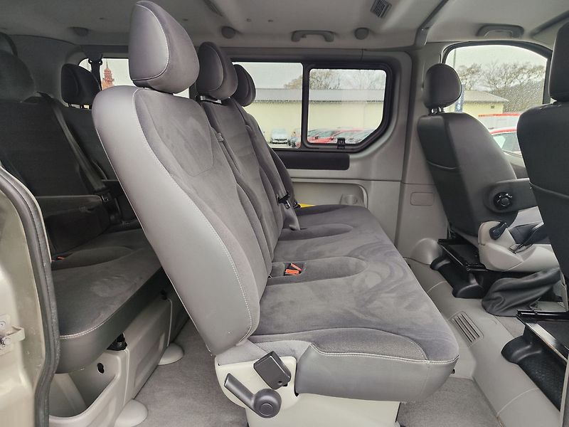 Renault Trafic 2.0 DCi/84kW Passenger - fotka 13 z 27