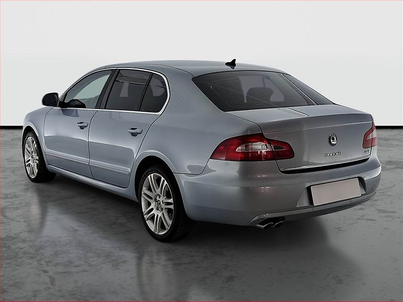Škoda Superb (2011) Ambition 2.0 TDI, 4X4, Kůže - fotka 4 z 22