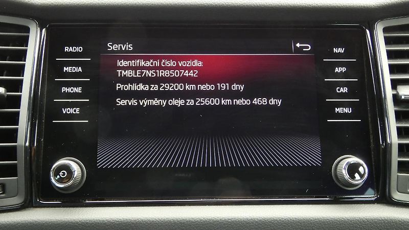 Škoda Kodiaq 2,0 TSI Sportline DSG 4x4 - fotka 17 z 28