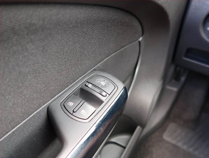 Opel Corsa (2007) 1.4, po STK, dobrý stav - fotka 15 z 15