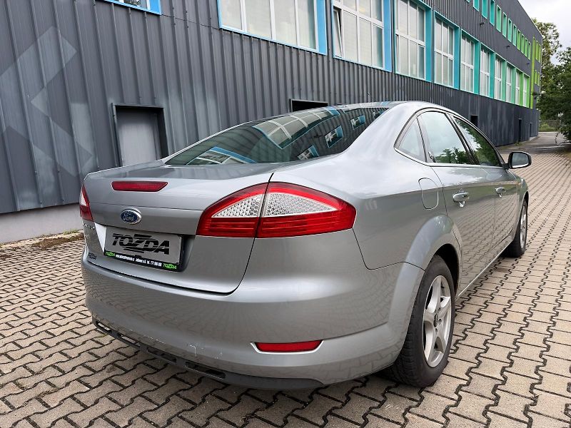 Ford Mondeo 2,0i 16V Ghia / servis.kn. /  - fotka 5 z 31