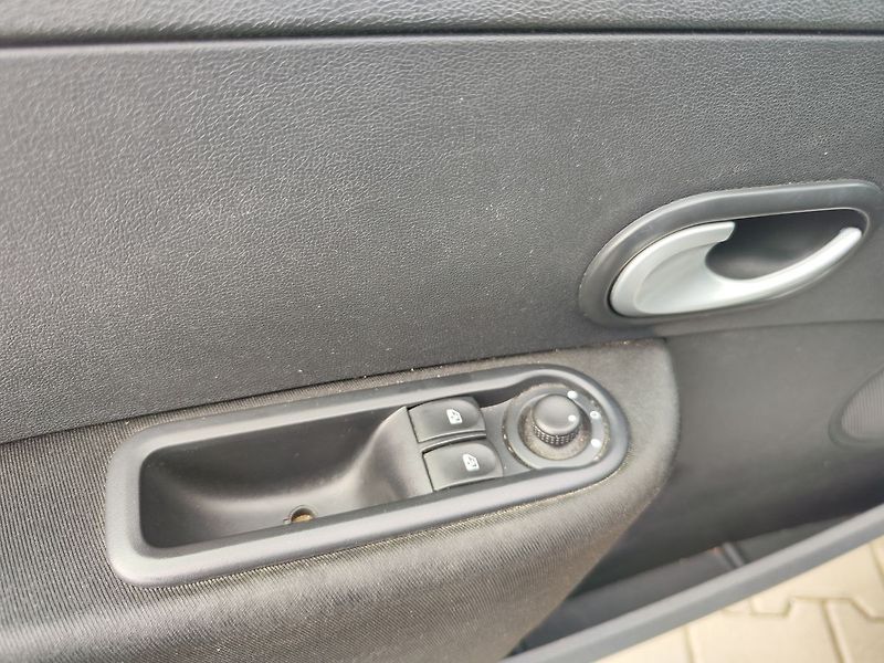 Renault Clio 1.5 DCi/55kW ČR - fotka 21 z 22