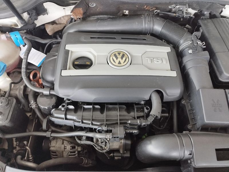 Volkswagen Golf (2010) GTI,2,0TSI,155KW,AUT.KL.18ALU - fotka 26 z 28