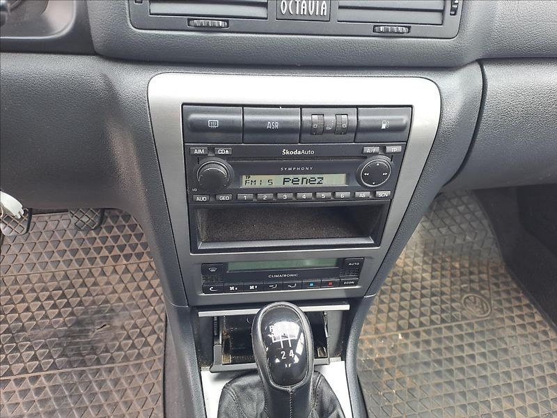 Škoda Octavia 1,9 TDI - fotka 12 z 13