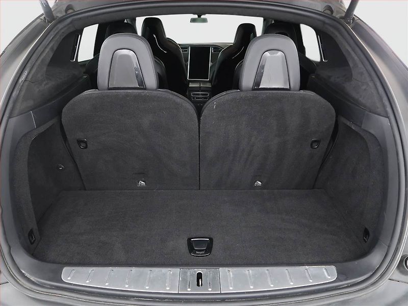 Tesla Model X (2016) P90D, SoH 89% - fotka 21 z 27