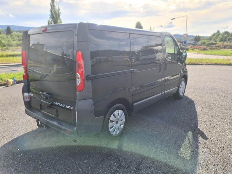 Opel Vivaro (2011) 2.0 CDTi 84-KW 8-MÍST OLOMOUC - fotka 9 z 75