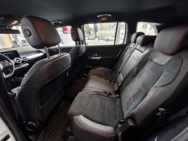 Mercedes-Benz GLB 200d 4M AMG 7míst - fotka 8 z 48