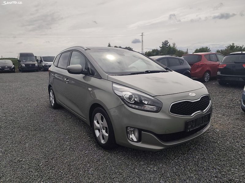 Kia Carens (2013) - fotka 9 z 33